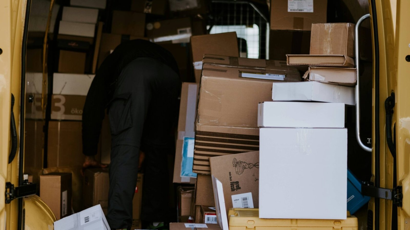 MAN AND VAN HIRE SERVICE IN LONDON UK KENT ESSEX